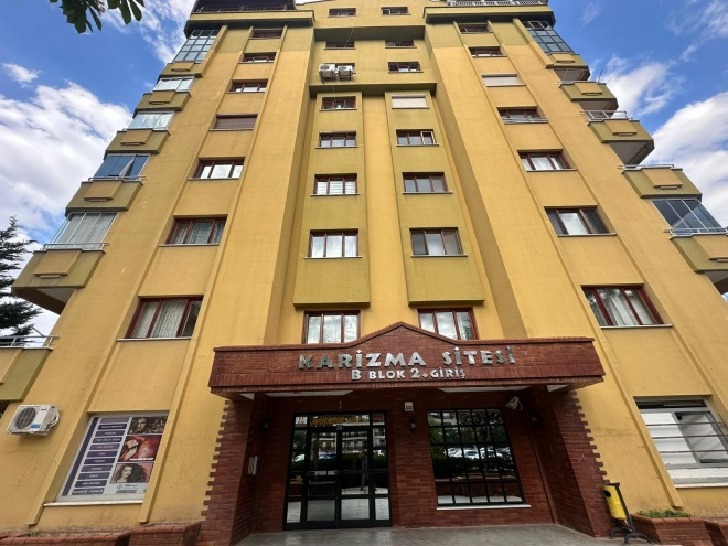 ELİF'DEN KARİZMA SİTELERİNDE SATILIK 4+1 ARKAT LÜX DAİRE