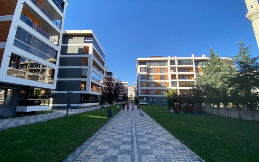 ELİF’DEN KARATAY’IN GÖZDESİ ORWELD SİTESİNDE SATILIK DAİRE